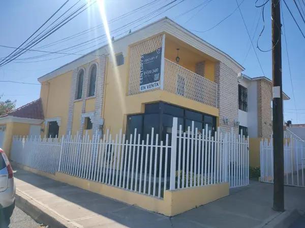 Casa en venta en Magisterial Universidad, Chihuahua, Chihuahua