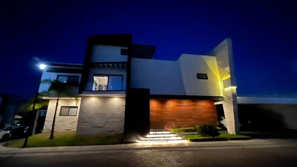 Casa en Renta en Cumbres del Lago, Juriquilla Querétaro con Amplias Amenidades