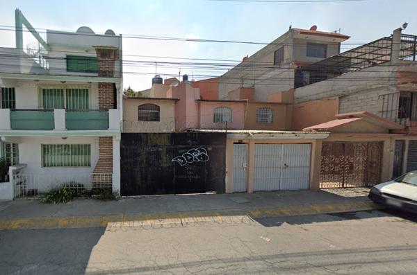 Casa en venta en Fuentes del Valle, Tultitlán, México