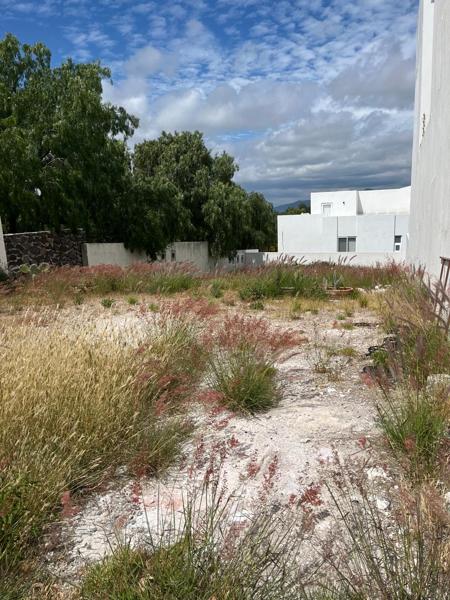 Terreno en Venta en Zibatá, El Marqués: Ubicación Privilegiada y Espacios Comunes