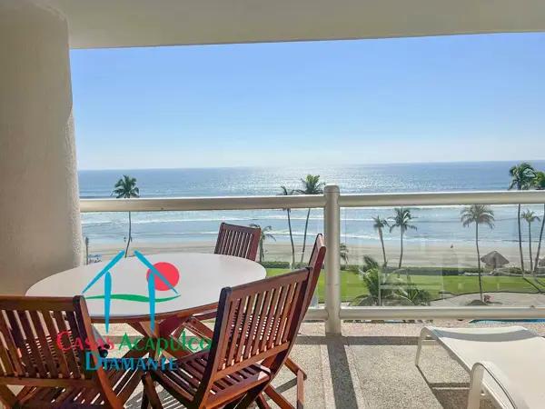 Depto Frente al Mar en Renta Vacacional con Terraza y 2 Recámaras