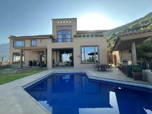 Casa en venta en Veredalta, San Pedro Garza García, Nuevo León Casa en venta en Veredalta, San Pedro Garza García, Nuevo León