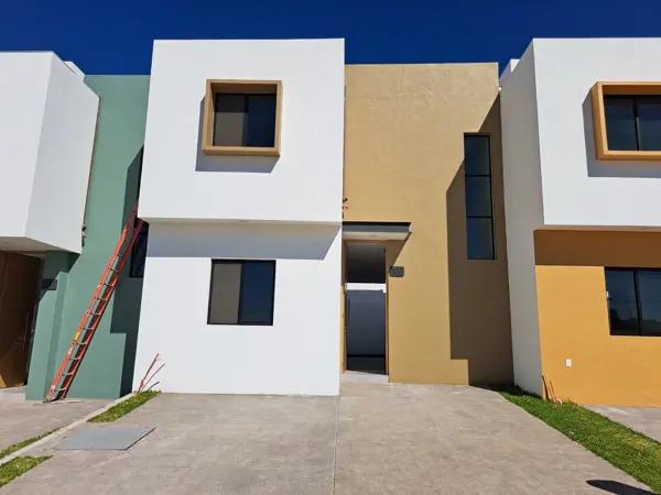 Casa en venta en Villa de Alvarez Colima L-07 MZA-678  3 recámaras