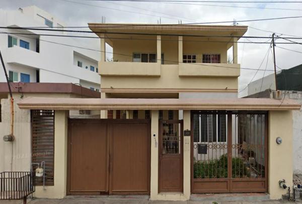 Casa en venta en Lomas del Roble, San Nicolás de los Garza, Nuevo León