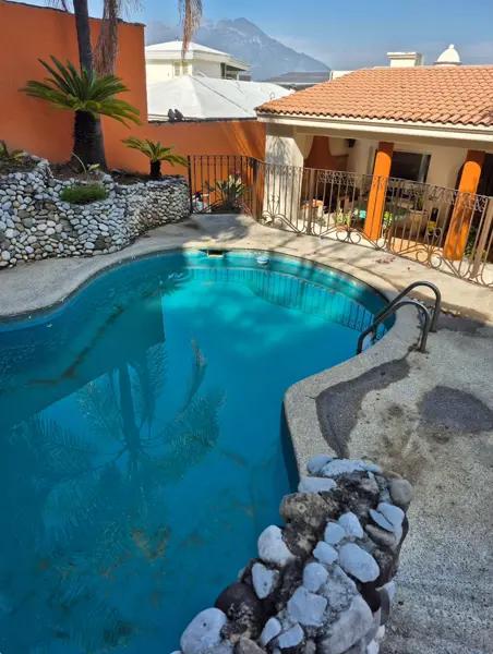 Casa en venta en Valle de San Angel Sect Frances, San Pedro Garza García, Nuevo León