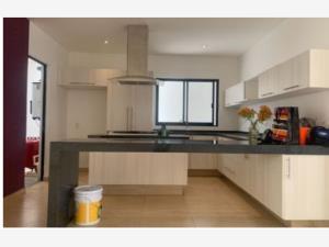 Casa en Renta en Cumbres del Lago, Juriquilla Querétaro - Espacios Amplios y Funcionales
