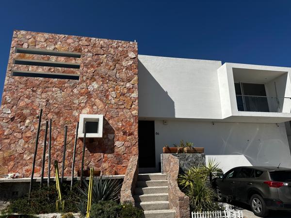 Casa en renta en Vista Real y Country Club, Corregidora, Querétaro
