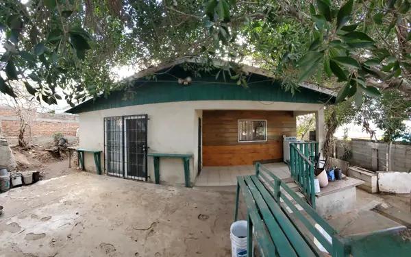 CASA MUY CENTRICA CERCA DE COL. JUAREZ TIJUANA , CON TERRENO GRANDE 433 MT2   $175,000 DLLS