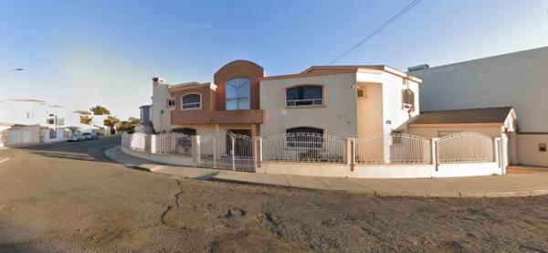 Casa en remate en Loma Dorada, Ensenada, Baja California