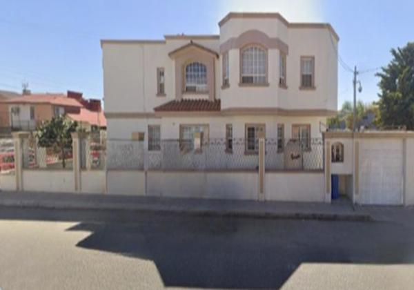 Casa en Venta en Valle Dorado, Ensenada, Baja California