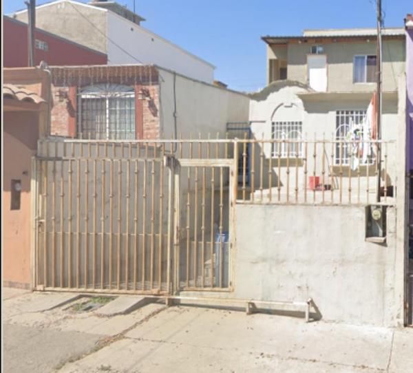 CASA BONITA EN VENTA EN VILLA FONTANA TIJUANA BC