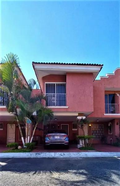 Casa en Venta en Rinconada de la Calma, Zapopan, condominio cerrado Casa en Venta en Rinconada de la Calma, Zapopan, condominio cerrado