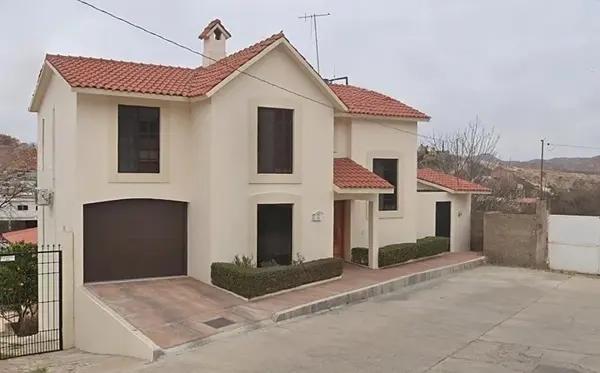 CASA EN VENTA EN DEL PARQUE RT