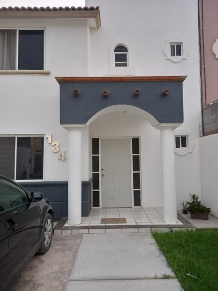 Casa Amueblada en Renta en Residencial Palma Real, Viñedos, Torreón