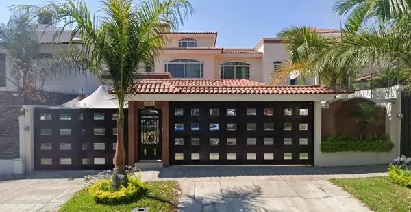 Preciosa Casa en Ciudad Bugambilias Zapopan Jalisco Remate Bancario