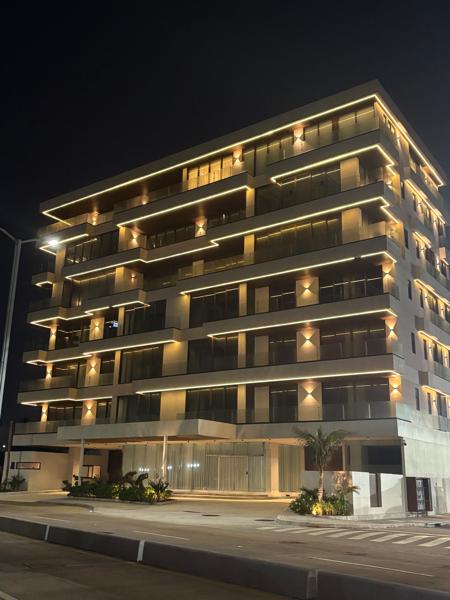 ZONA PRIVILEGIADA EN EL BULEVARD DE COSTA DE ORO!  Frente al mar