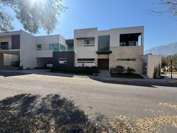 Espectacular casa en venta privada 24/7 en valle de cristal!! Espectacular casa en venta privada 24/7 en valle de cristal!!