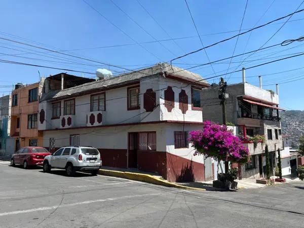 CASA MUY AMPLIA EN ESQUINA IDELA PARA NEGOCIO CASA MUY AMPLIA EN ESQUINA IDELA PARA NEGOCIO