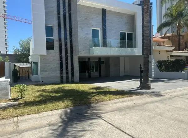 Casa en venta en Puerta de Hierro, Zapopan, Jalisco