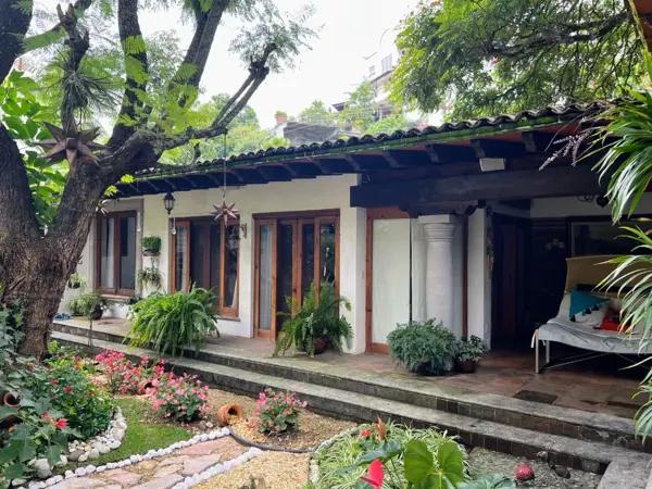 Bellísima casa en la cañada. estilo Cuernavaca Bellísima casa en la cañada. estilo Cuernavaca