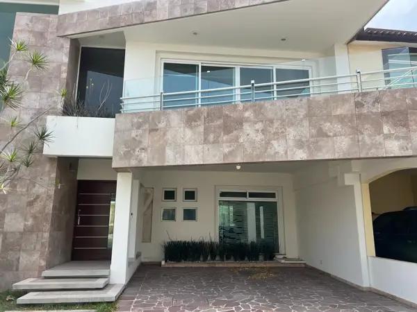 Casa en renta en Centro Sur, Querétaro - Espaciosa con amenidades exclusivas
