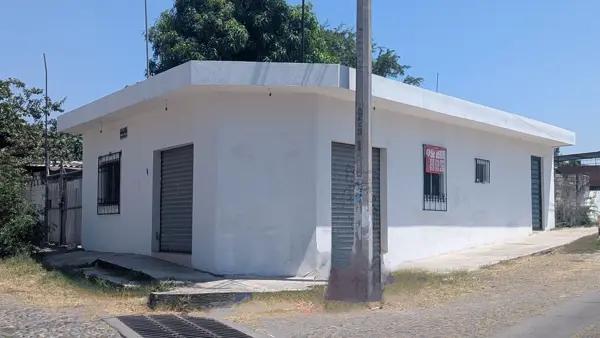 Casa Céntrica con local comercial en Esquina en Venta en Villa de Álvarez, Colima Casa Céntrica con local comercial en Esquina en Venta en Villa de Álvarez, Colima