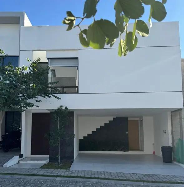 CASA EN RENTA LOMAS DE ANGELOPOLIS PARQUE MEXICO