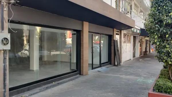 LOCAL EN LA MEJOR ZONA COMERCIAL DE LA PROHOGAR.