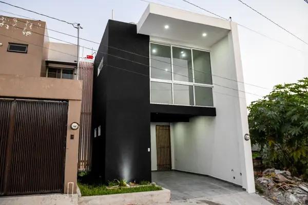 Casa en Venta en Las Galaxias, Tapachula - Espaciosa Vivienda de 3 Recámaras