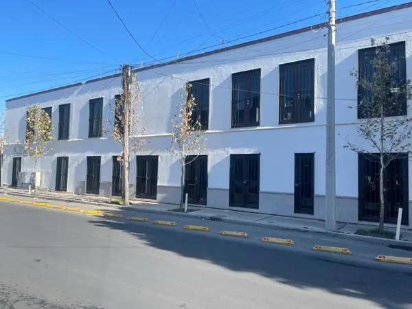 OFICINA TOTALMENTE REMODELADA EN CIRCUNVALACIÓN, JARDINES DE QUERÉTARO