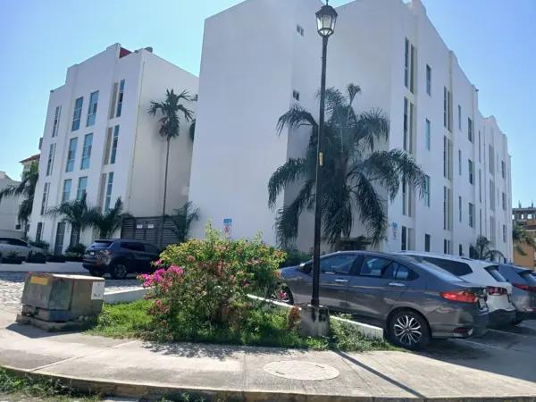 Departamento en renta 2 rec. 2 baños, semi amueblado en Versalles