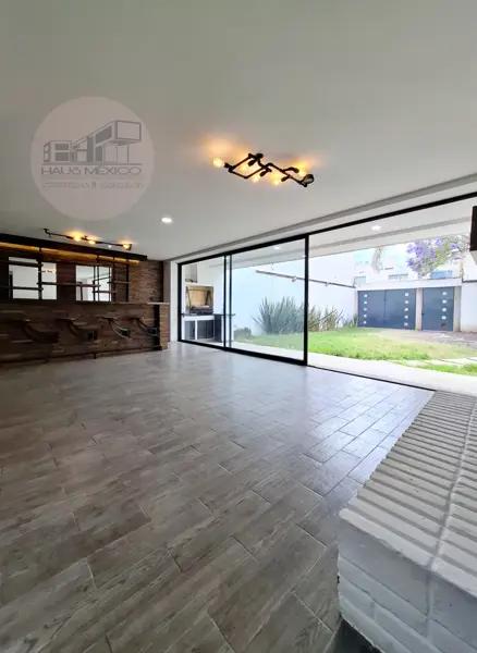 CASA EN RENTA CON ENORME JARDIN