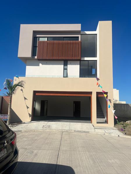En venta casa ubicada en Fraccionamiento Lomas del Sol Riviera Veracruzana
