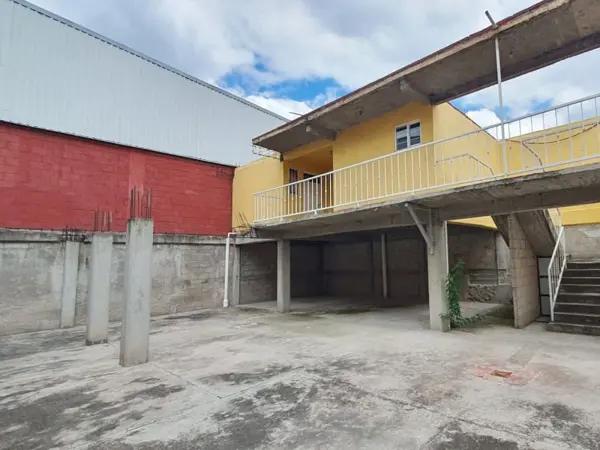 Construcción en zona comercial, en el centro de Tula de Allende. Construcción en zona comercial, en el centro de Tula de Allende.