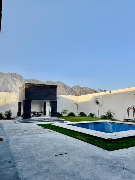 Hermosa Residencia en Aljibes, García