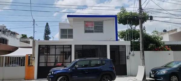Local en renta ideal para consultorios u oficinas en Jardines de Virginia, Boca del Río