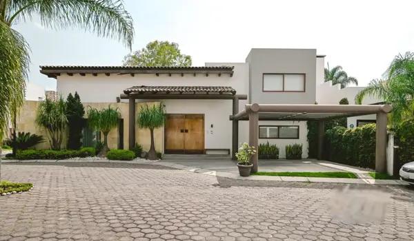 CASA EN VENTA COM RECÁMARA EN PLANTA BAJA EN ZAVALETA.