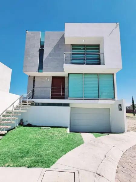 CASA EN VENTA EN PRIVADAS DE LA HERRADURA PACHUCA