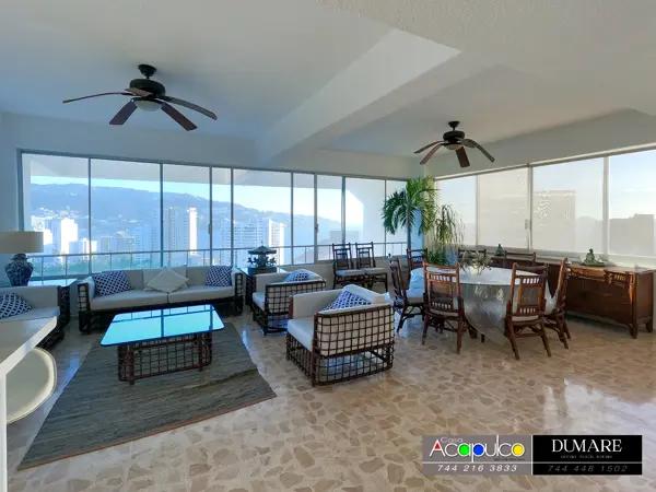 Apartamento en Club Deportivo, vista a la bahía
