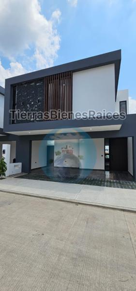 ¡Casa en Venta en Fracc. Real Campestre, El Country!