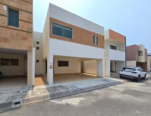 Lomas del Sol, Alvarado
Casa en venta en Lomas del Sol