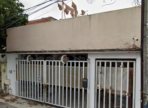 CASA EN VENTA  COL SAN ANTONIO  EN CANCUN QRO ADJUDICADA
