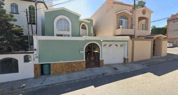 CASA EN VENTA EN VALLE DORADO, ENSENADA, BAJA CALIFORNIA.