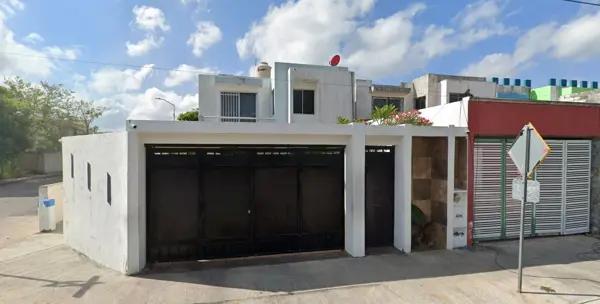 CASA EN VENTA EN PASEOS DE OPICHEN, MÉRIDA, YUCATÁN.