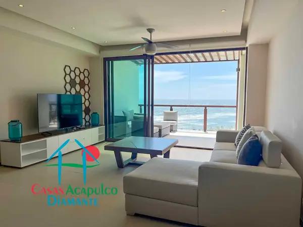 Departamento en renta vacacional frente al mar. Con terraza y acceso directo a la playa