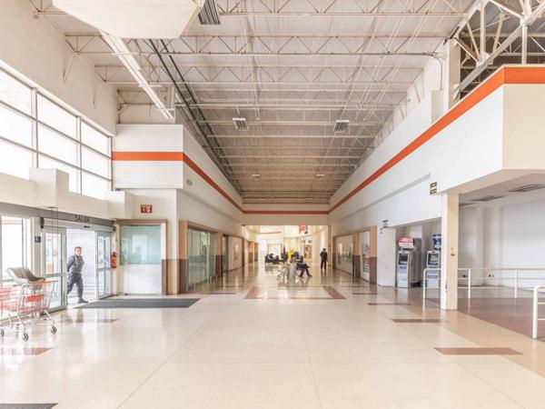 Locales Comerciales en Renta – Plaza Comercial con Ubicación Estratégica