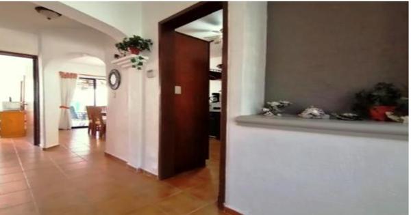 PRECIOSA CASA A SÓLO 12 MINUTOS DE PLAYA ESMERALDA
