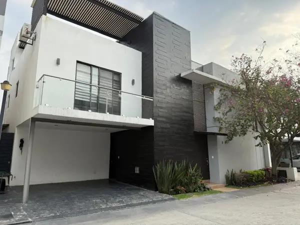 Casa sola en fraccionamiento Real Volcanes Cuernavaca Casa sola en fraccionamiento Real Volcanes Cuernavaca