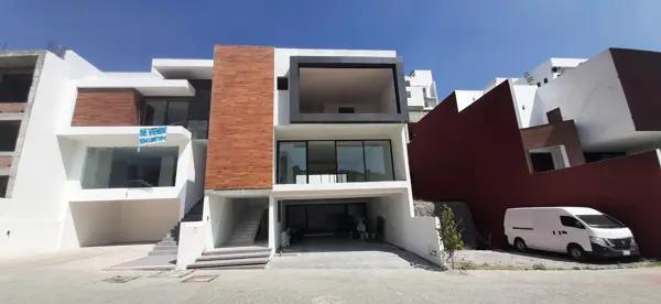 VENTA CASA EN VILA LOMA, CONJUNTO CERRADO CERCA DE ZONA ESMERALDA