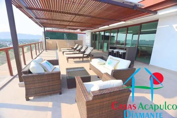 Penthouse en condominio de playa. Con roof garden, alberca privada y vistas panorámicas